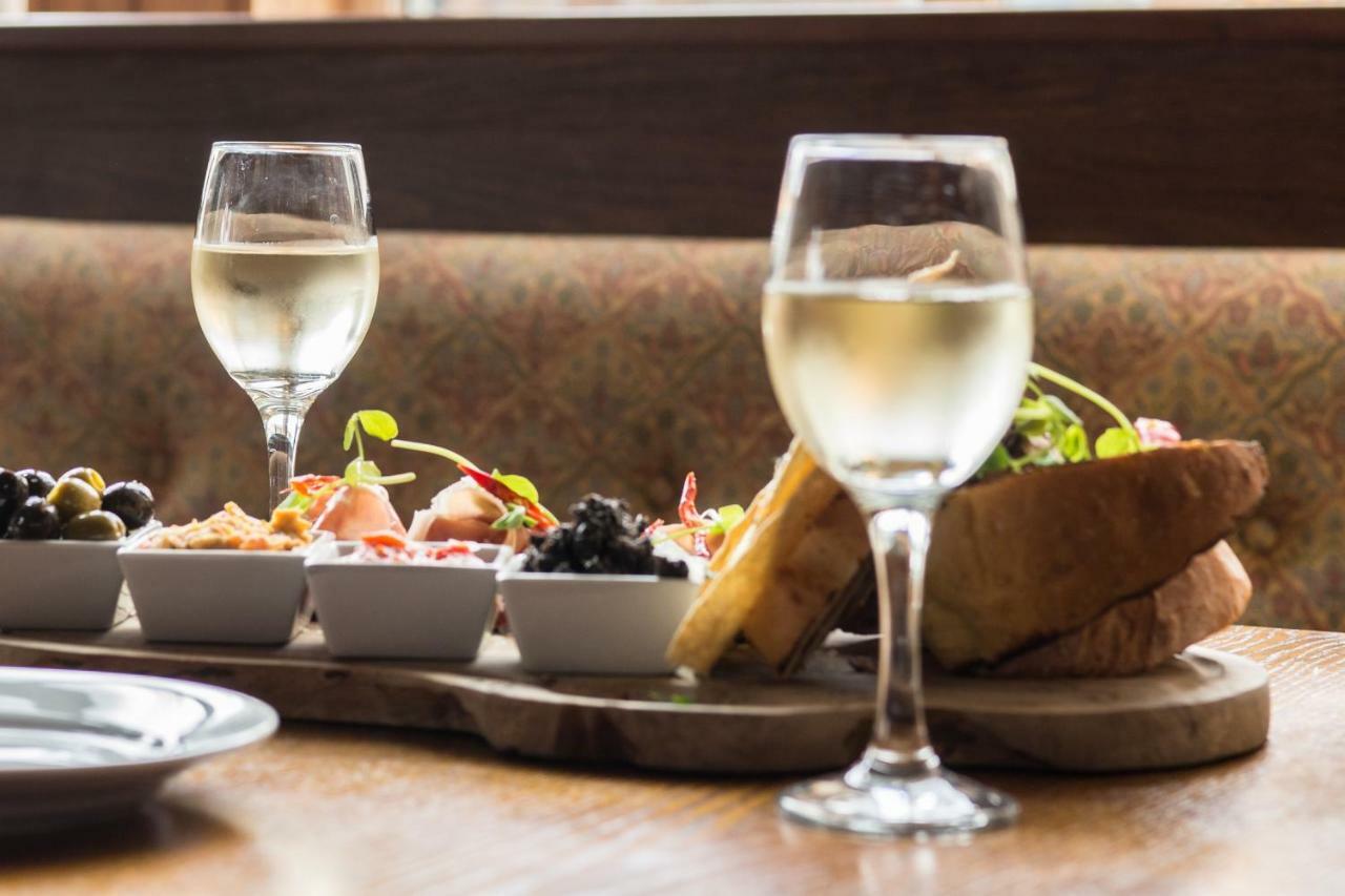 The Ambleside Inn - The Inn Collection Group ภายนอก รูปภาพ